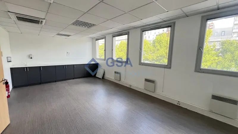 Office in Évry-Courcouronnes for lease - Interior Photo - Image 2 of 5