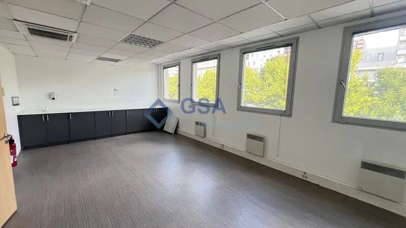 Bureau dans Évry-Courcouronnes à louer - Photo intérieure - Image 2 de 5