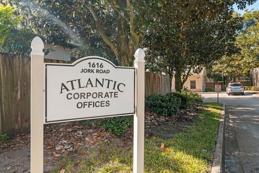 1616 Jork Rd, Jacksonville, FL à louer - Photo du bâtiment - Image 3 de 37