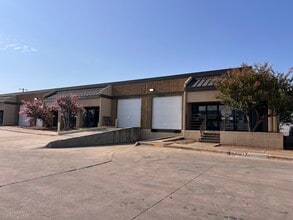10921 Shady Trl, Dallas, TX à louer Photo intérieure- Image 1 de 11