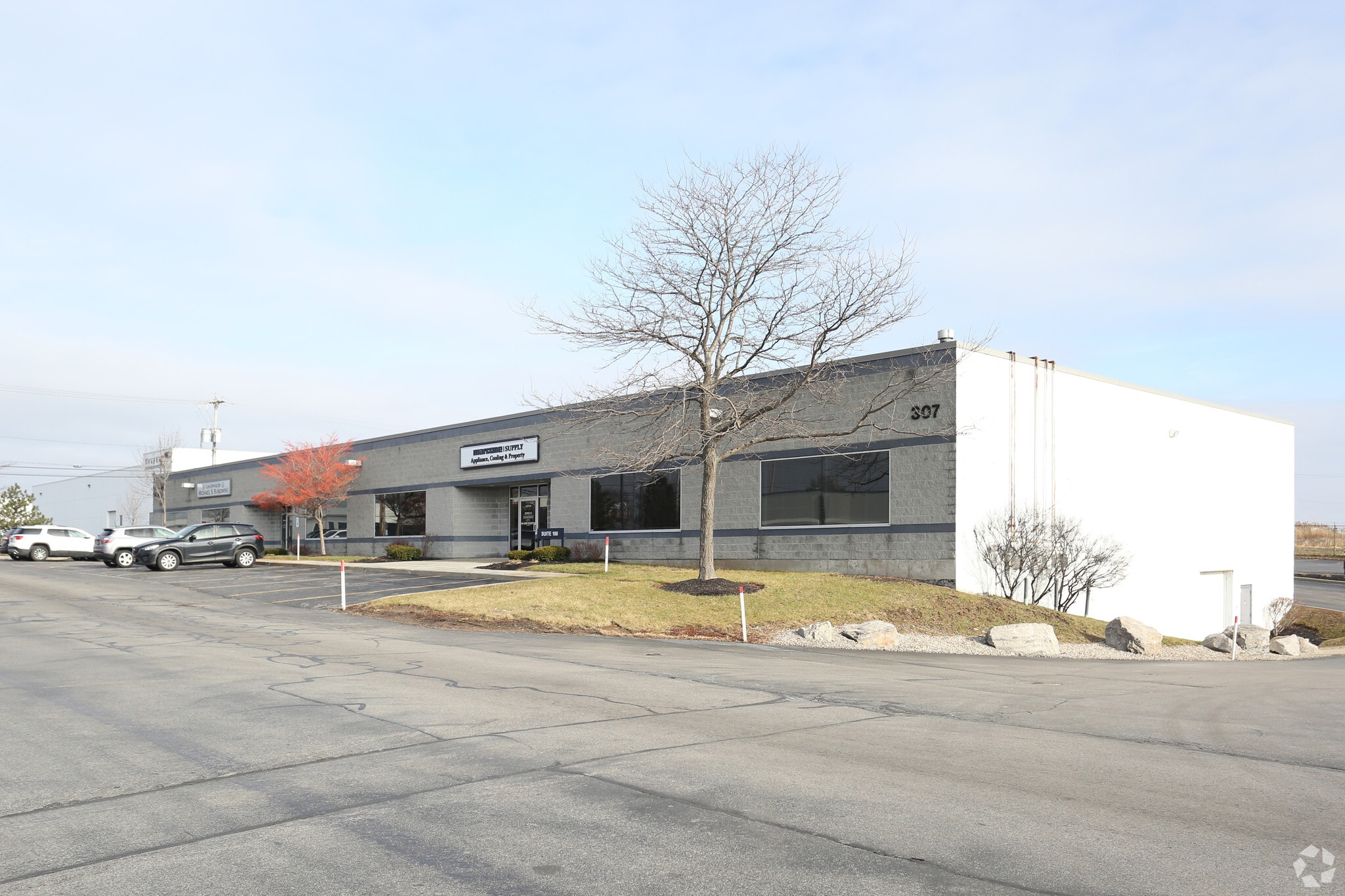307 Cayuga Rd, Cheektowaga, NY for lease Primary Photo- Image 1 of 8