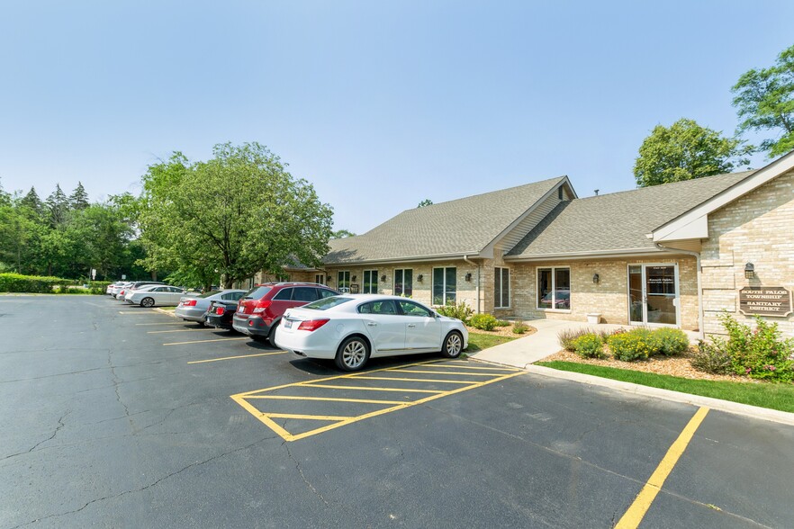 8102 W 119th St, Palos Park, IL for sale - Building Photo - Image 1 of 1