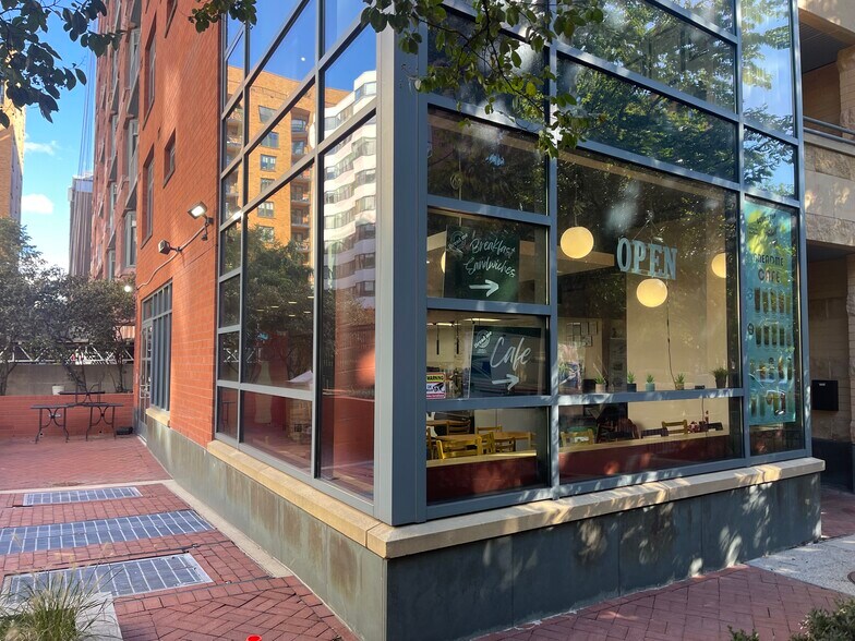 1117 10th St NW, Washington, DC à vendre - Photo du bâtiment - Image 3 de 4