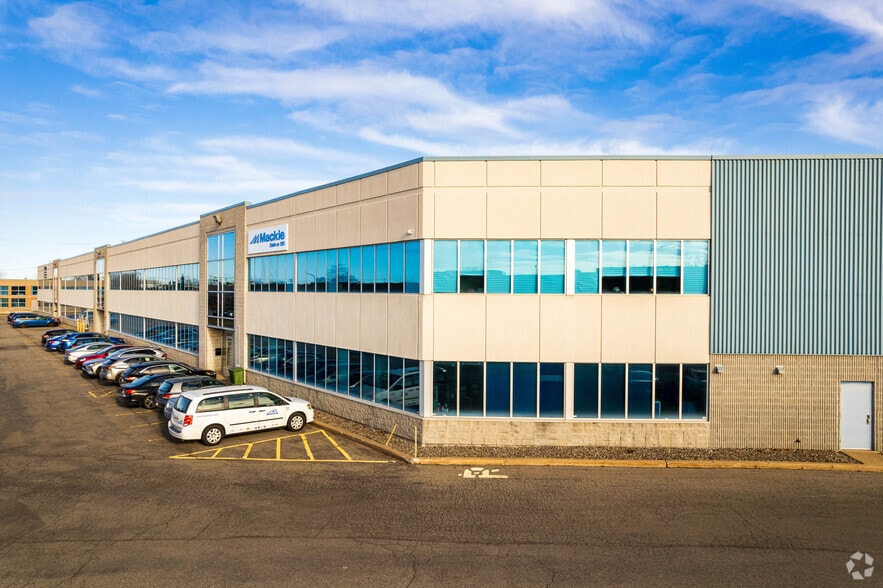 505-525 Av Meloche, Dorval, QC à louer - Photo du bâtiment - Image 3 de 6