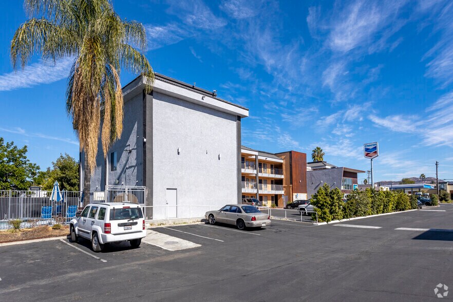 855 Sandalwood Dr, El Cajon, CA à vendre - Photo du bâtiment - Image 2 de 3