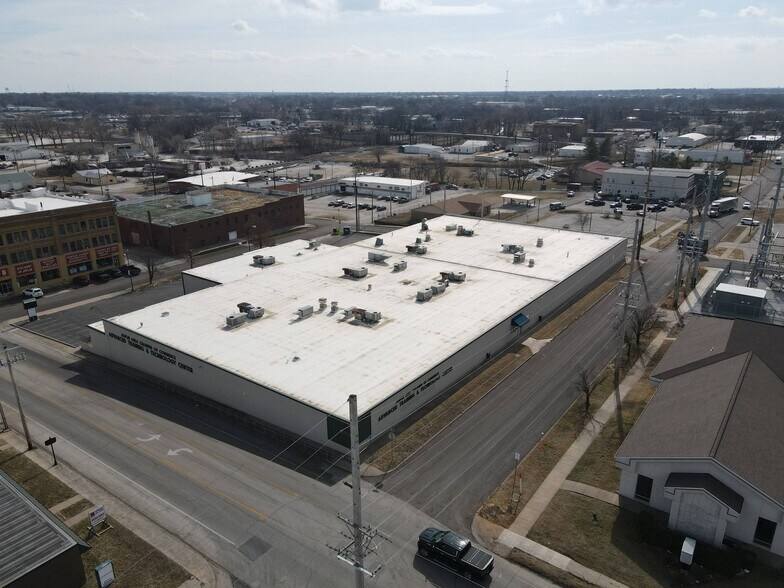400-500 Grand Ave, Joplin, MO à louer - Photo du bâtiment - Image 2 de 44