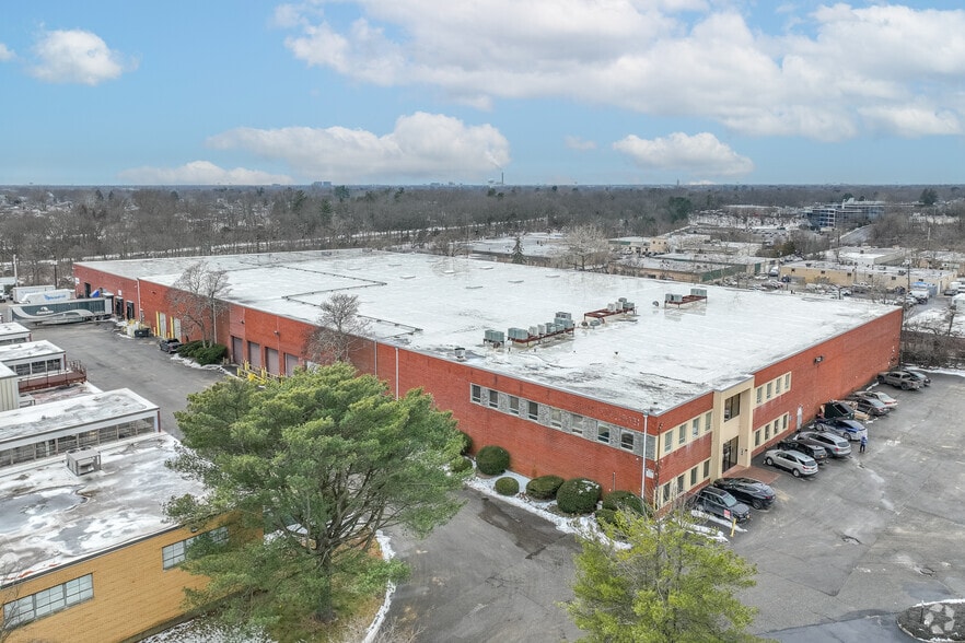 609-3 Cantiague Rock Rd, Westbury, NY for lease - Building Photo - Image 2 of 5