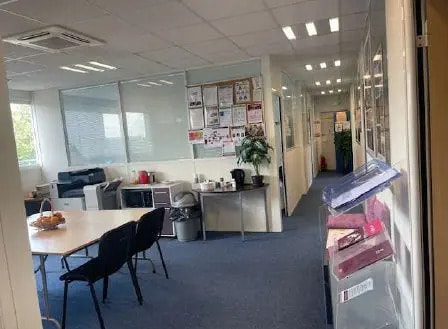 Flex in Nanterre for lease - Building Photo - Image 3 of 15