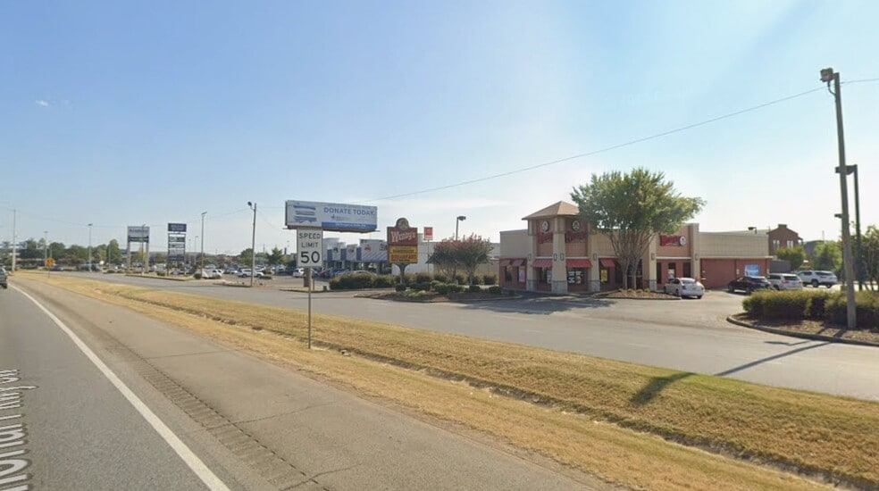 2800 Memorial Pky S, Huntsville, AL for sale - Building Photo - Image 2 of 2