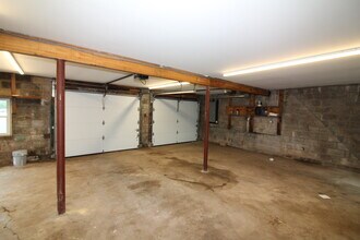 1058 State 12 Rd, Frenchtown, NJ for lease Interior Photo- Image 2 of 14