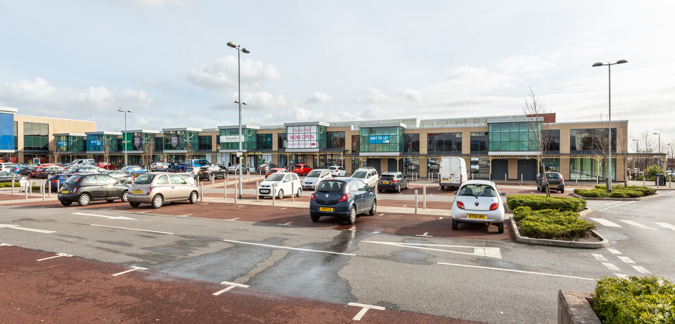 Walkden Retail Park, Manchester for lease - Building Photo - Image 2 of 4