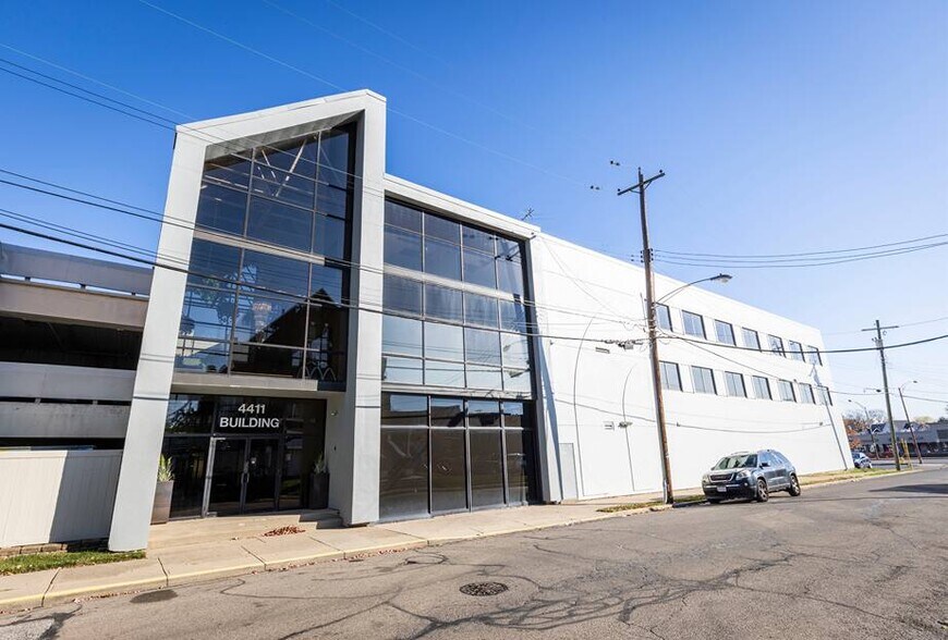 4405-4411 Montgomery Rd, Norwood, OH à louer - Photo du bâtiment - Image 2 de 10