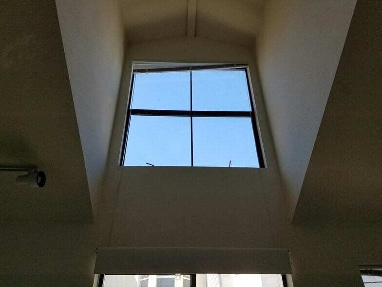 83 Wiese St, San Francisco, CA à louer - Photo du bâtiment - Image 3 de 4