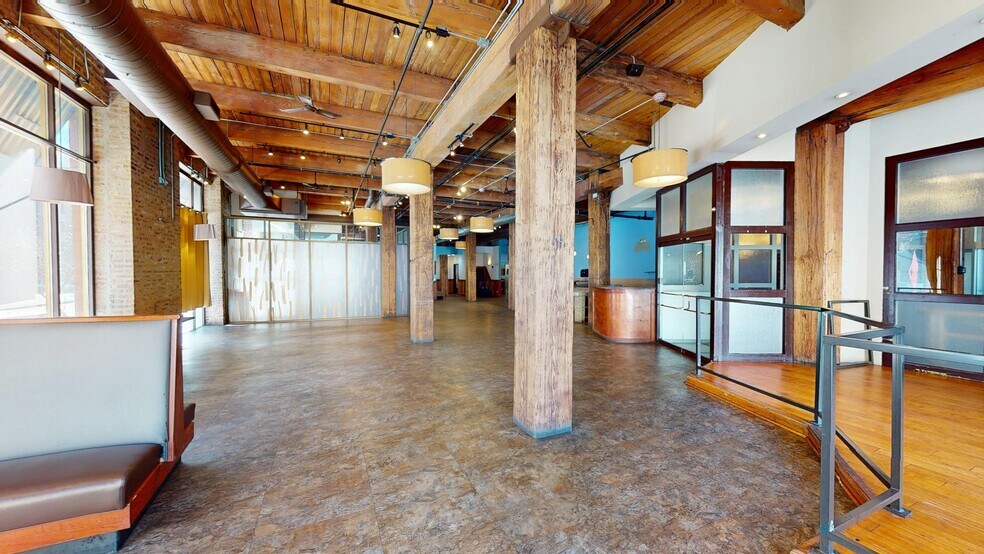 343 W Erie St, Chicago, IL à louer - Photo du bâtiment - Image 2 de 17