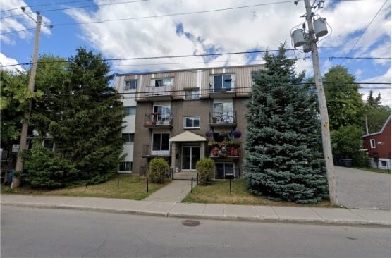 1017 Ch Du Lac, Longueuil, QC à vendre Photo principale- Image 1 de 1