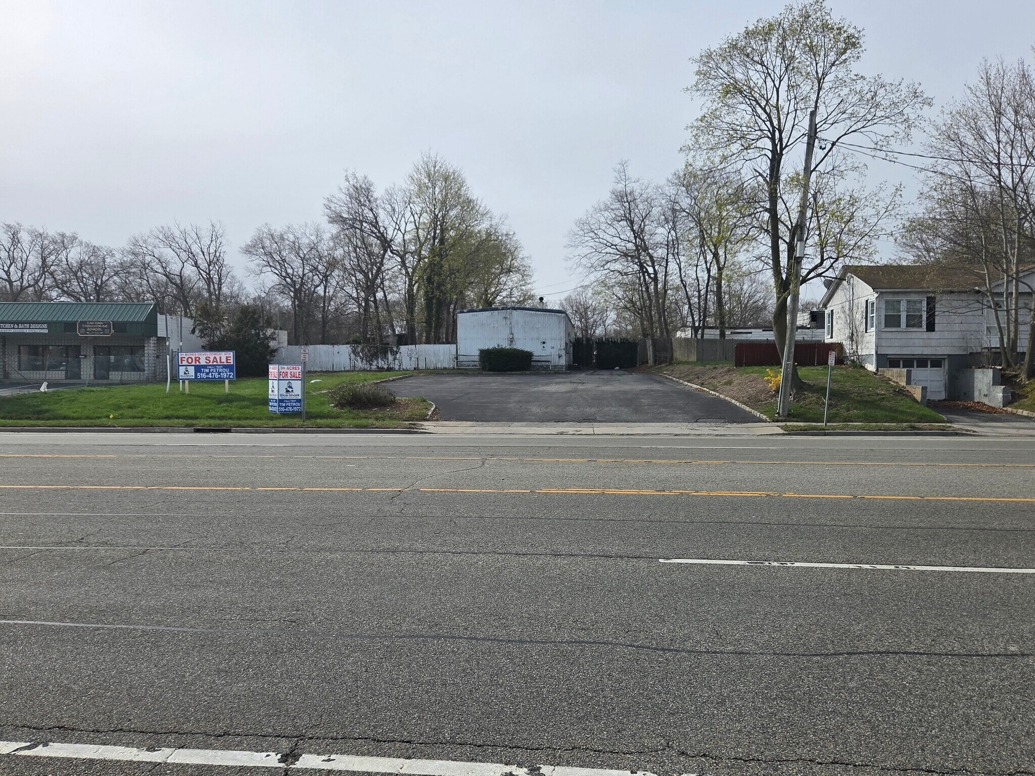 306 Route 25A, Mount Sinai, NY à vendre Photo du bâtiment- Image 1 de 13