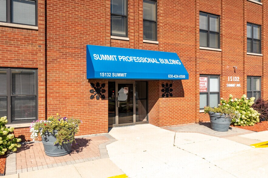 1S132 Summit Ave, Oakbrook Terrace, IL à louer - Photo du bâtiment - Image 2 de 10