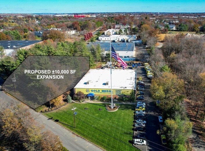 11 Cotters Ln, East Brunswick, NJ à vendre - Photo du bâtiment - Image 3 de 47