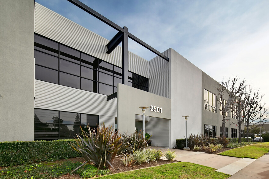 2501 S Pullman St, Santa Ana, CA for lease - Building Photo - Image 1 of 12