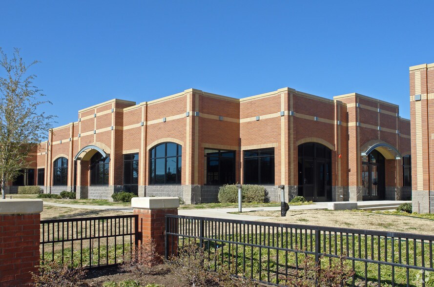 8880 N Macarthur Blvd, Irving, TX for sale - Primary Photo - Image 2 of 13