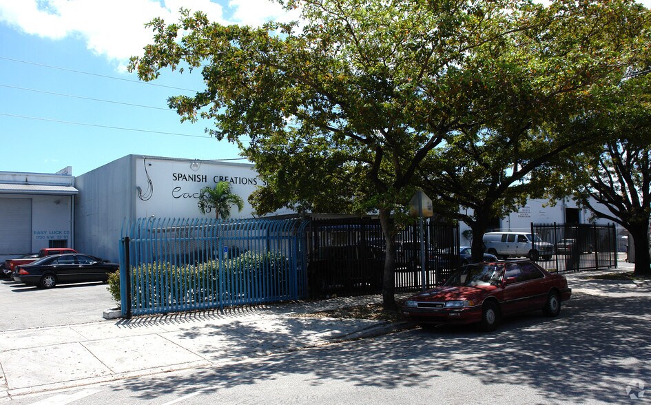 1756-1770 NW 23rd St, Miami, FL à louer - Photo du bâtiment - Image 3 de 4