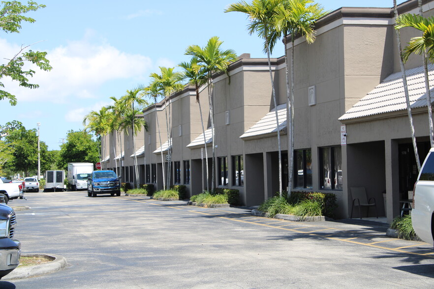 5401 NW 102nd Ave, Sunrise, FL for lease - Building Photo - Image 1 of 14