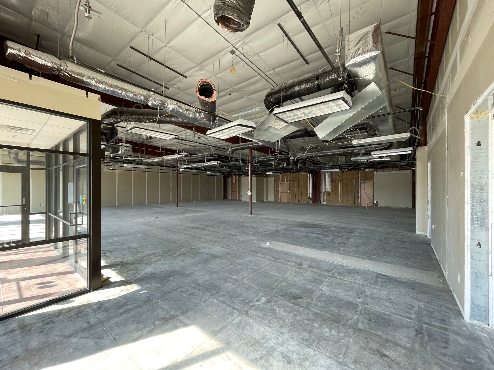 911 29th St SE, Watertown, SD à louer Photo du bâtiment- Image 1 de 11