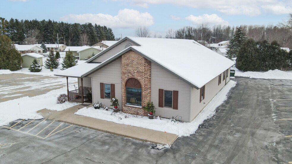 155 W Menasha Ave, Whitelaw, WI à vendre - Photo du bâtiment - Image 3 de 27