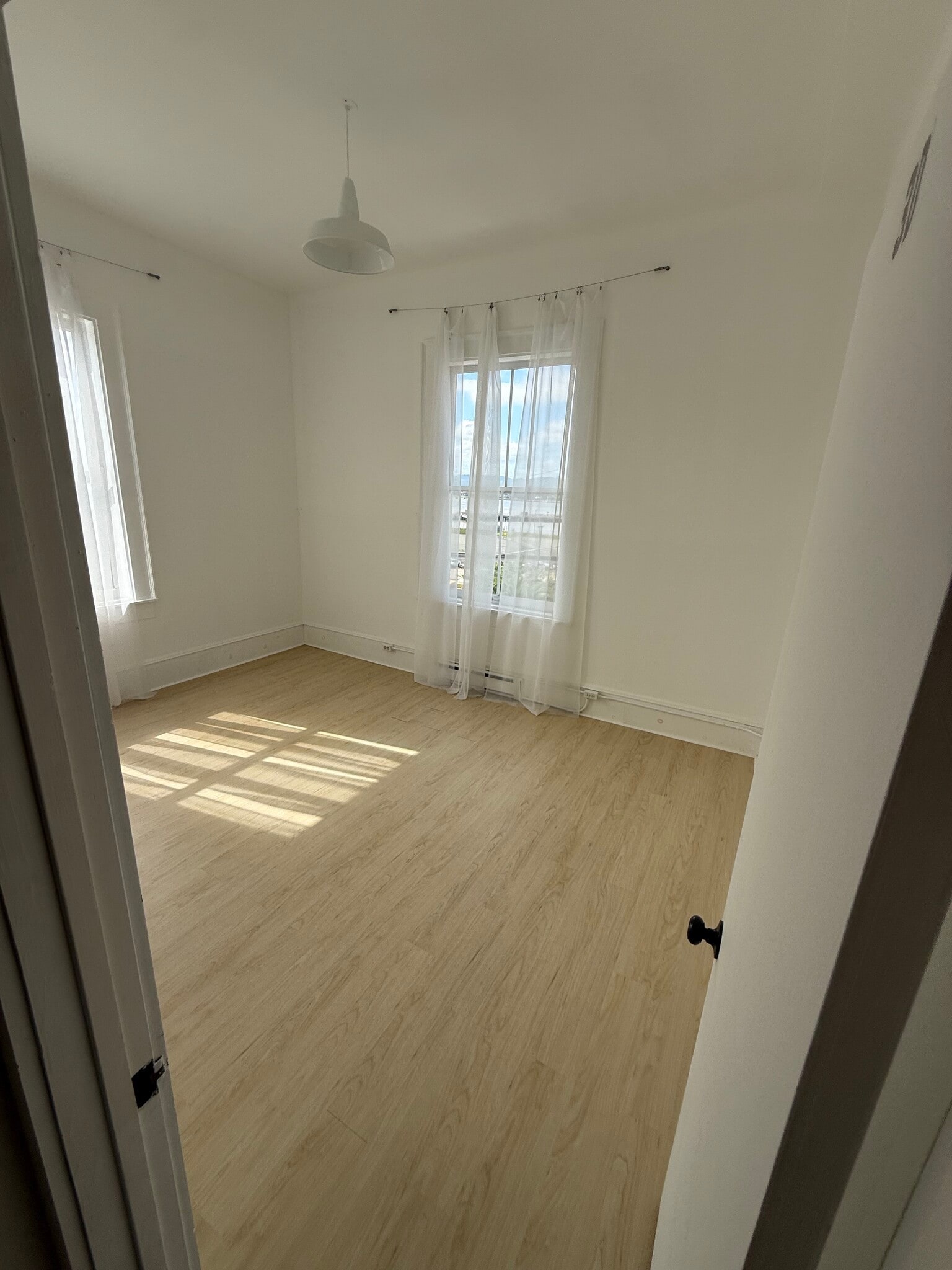 1060 Grant St, Benicia, CA for lease Interior Photo- Image 1 of 3