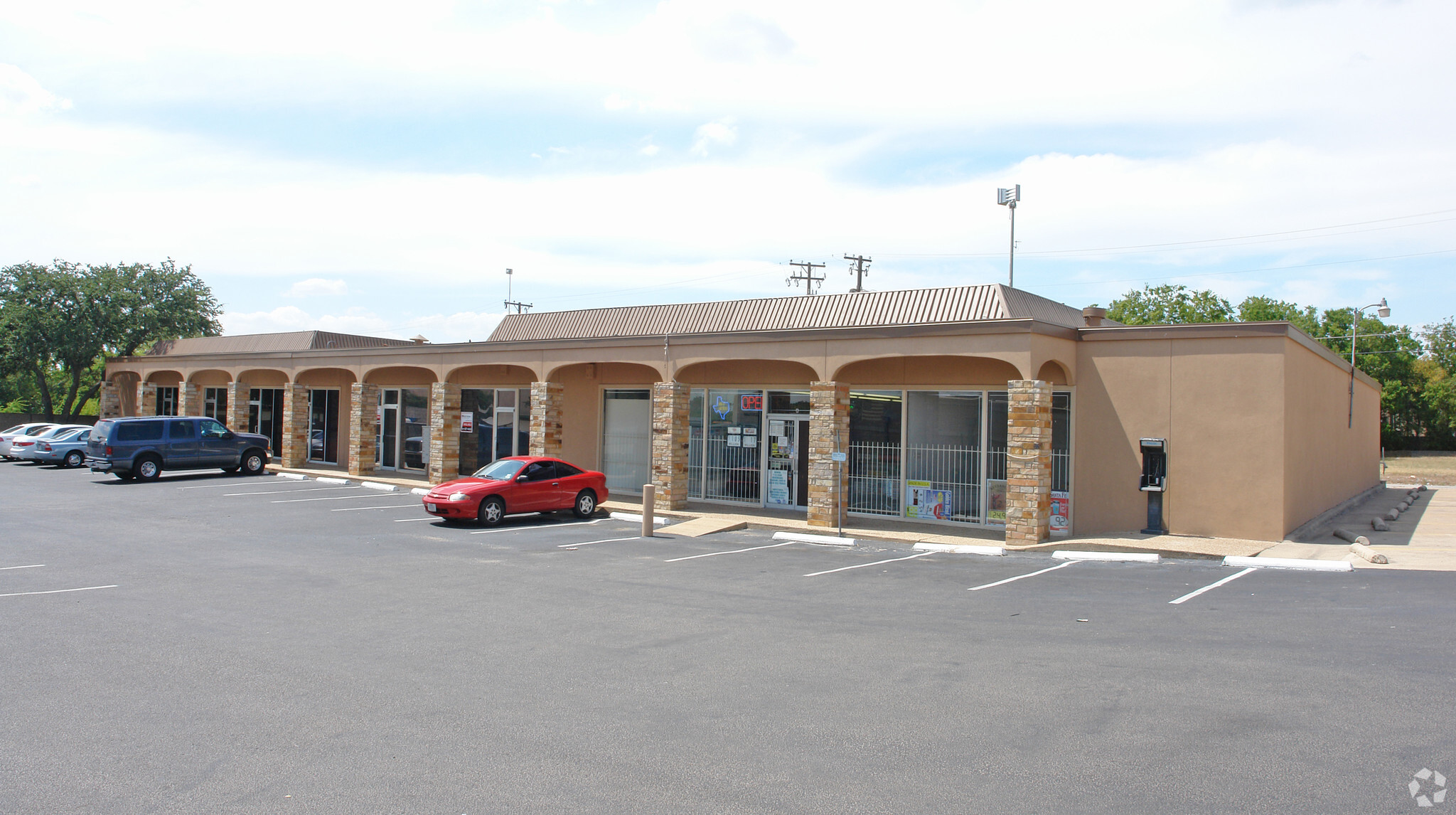 6816 Camp Bowie Blvd, Fort Worth, TX for lease Building Photo- Image 1 of 6