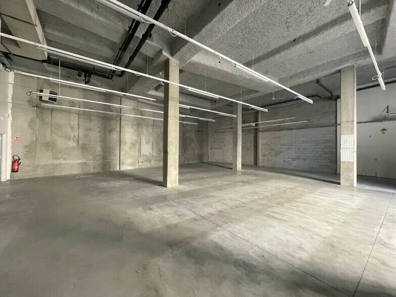25 Rue Professeur Joseph Nicolas, Lyon for lease - Interior Photo - Image 2 of 5