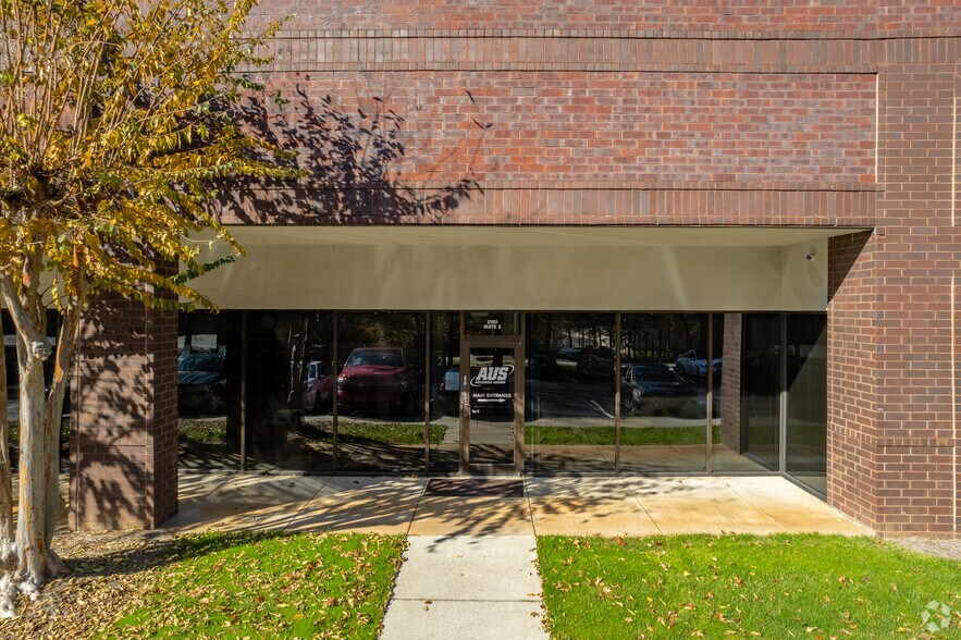 2150 Northmont Pky, Duluth, GA à louer - Photo du bâtiment - Image 3 de 7
