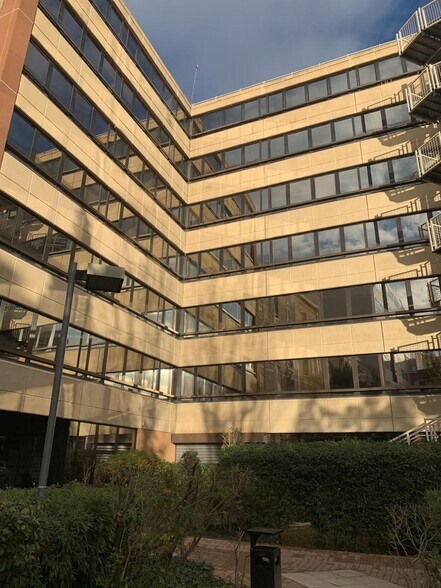 Bureau dans Marseille à louer - Photo du bâtiment - Image 1 de 6
