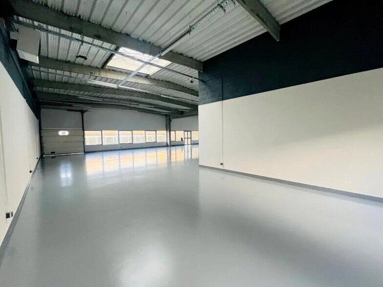 Bureau dans Trappes à louer - Photo intérieure - Image 1 de 10