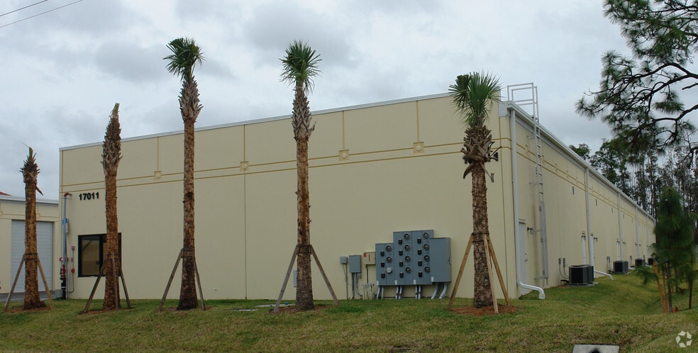 17011 Alico Commerce Ct, Fort Myers, FL for lease - Building Photo - Image 2 of 2