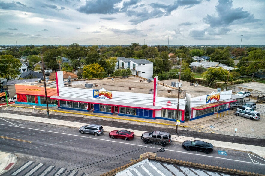 617-623 Fredericksburg Rd, San Antonio, TX à louer - Photo du bâtiment - Image 2 de 13