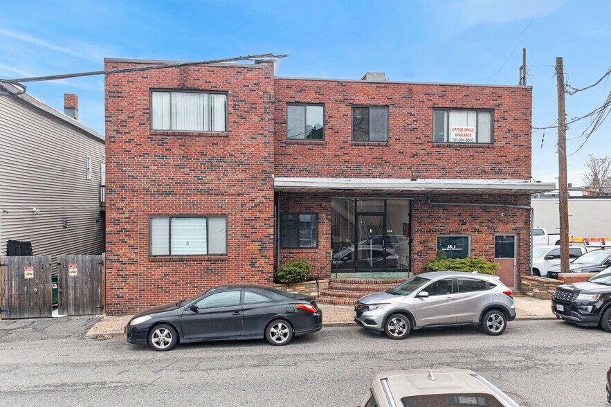 7 Foster St, Revere, MA à vendre - Photo du bâtiment - Image 2 de 13