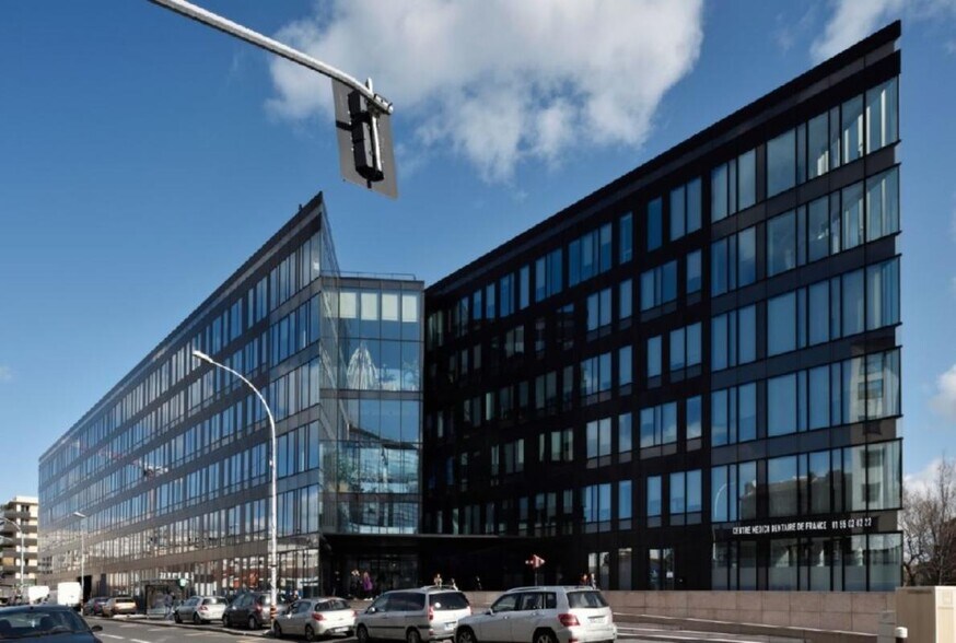 9 Rue Henri Barbusse, Gennevilliers for lease - Building Photo - Image 1 of 4