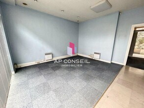 Office in Versailles for lease Interior Photo- Image 2 of 3