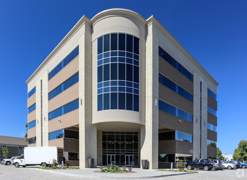 10142 Parkside Dr, Knoxville, TN à louer - Photo du bâtiment - Image 1 de 4
