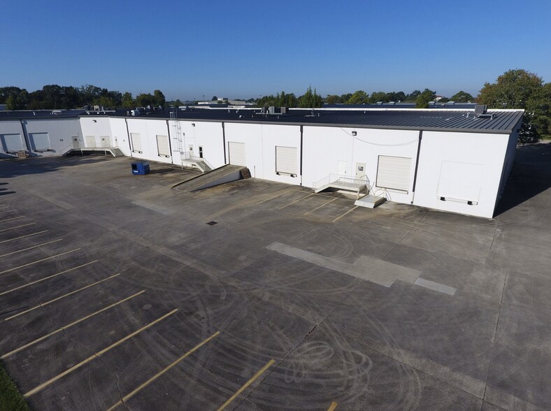 11441 Industriplex Blvd, Baton Rouge, LA à louer - Photo du bâtiment - Image 2 de 8