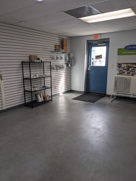 2792 Michigan Ave, Kissimmee, FL à louer - Hall d’entrée - Image 2 de 8