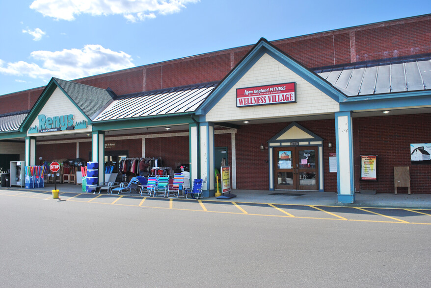 49-65 Topsham Fair Mall Rd, Topsham, ME à vendre - Photo du bâtiment - Image 1 de 1