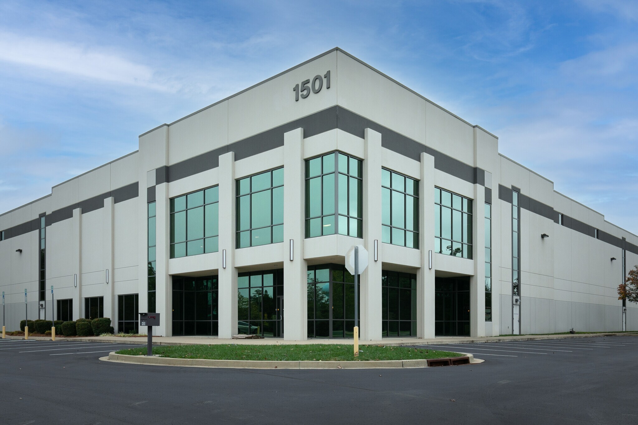1501 Corporate Pl, La Vergne, TN for lease Primary Photo- Image 1 of 14