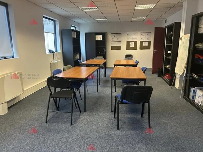 Office in Dijon for lease - Interior Photo - Image 3 of 4