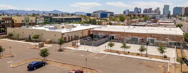 More details for 1401 E Van Buren St, Phoenix, AZ - Retail, Industrial for Lease
