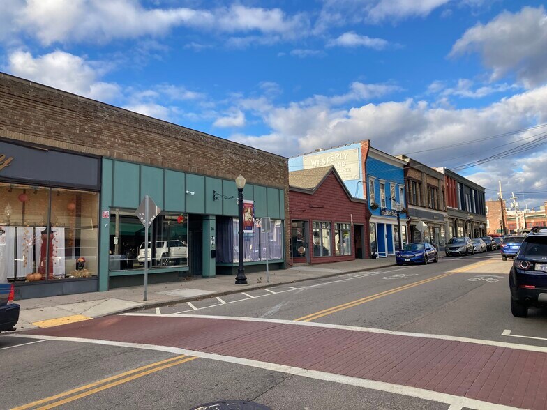 28-36 High St, Westerly, RI for lease - Building Photo - Image 3 of 4