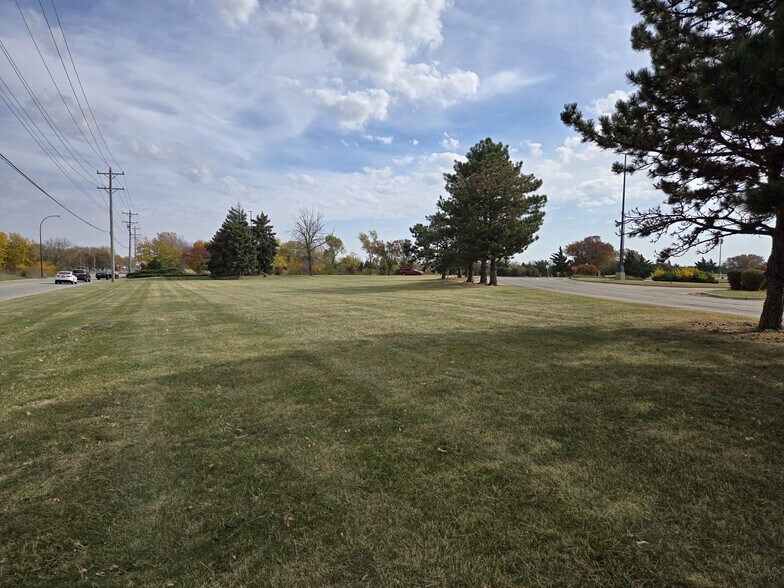 38 Ken Hayes Drive, Bourbonnais, IL à vendre - Photo du bâtiment - Image 2 de 5