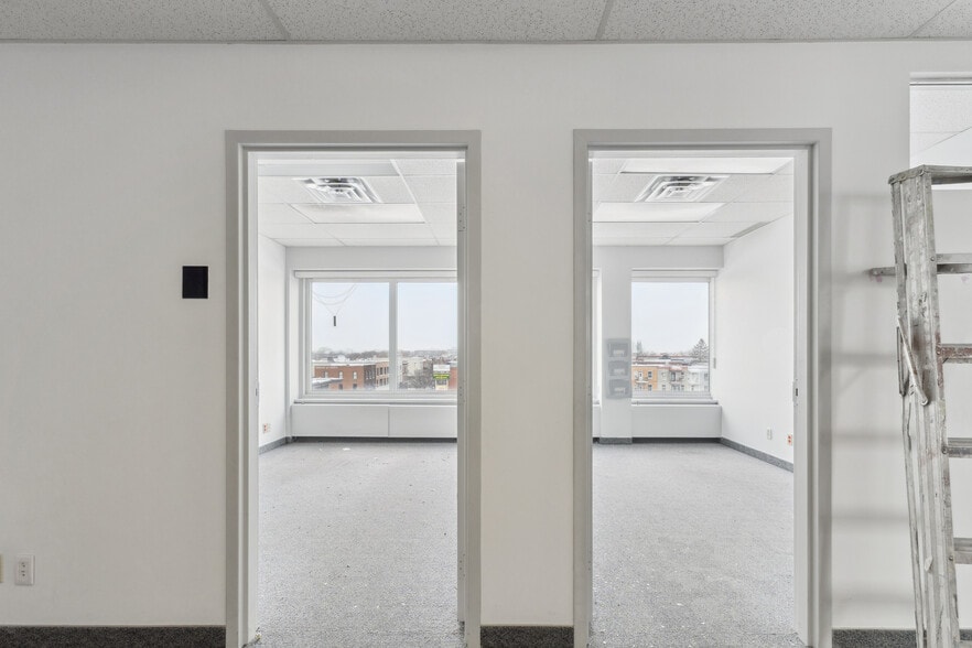 3440-3444 Rue Ontario E, Montréal, QC à louer - Photo du bâtiment - Image 3 de 13