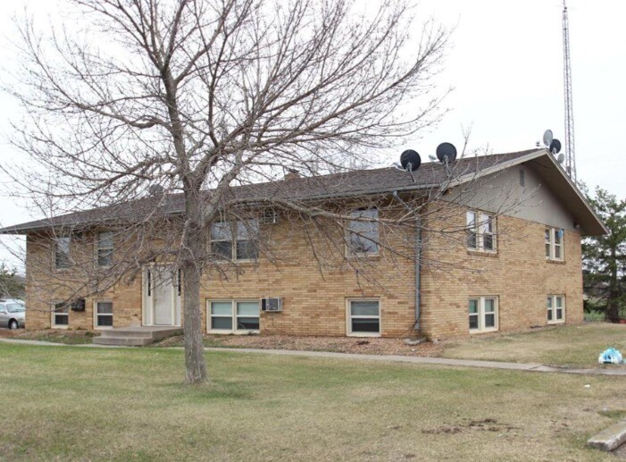 314 County Rd 8, Rockville, MN à vendre - Photo du bâtiment - Image 2 de 15